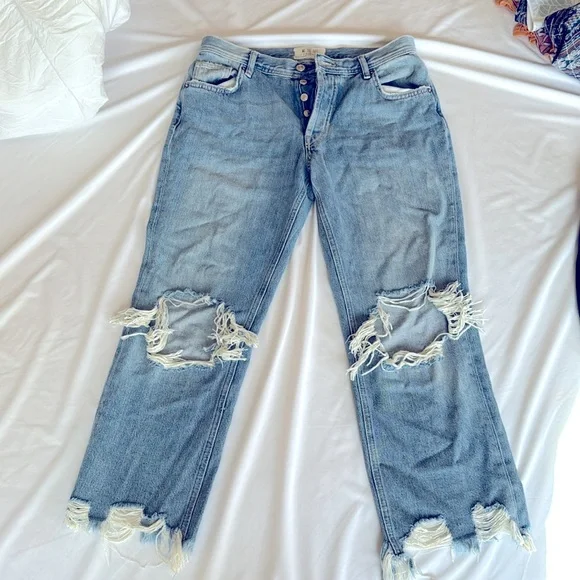 Free People size 28 straight leg /wide leg size 28 destroyed denim. Super soft - Picture 1 of 2